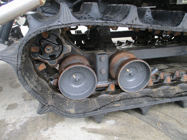 イセキコンバイン HVB212GーEZKHWC キャタピラ