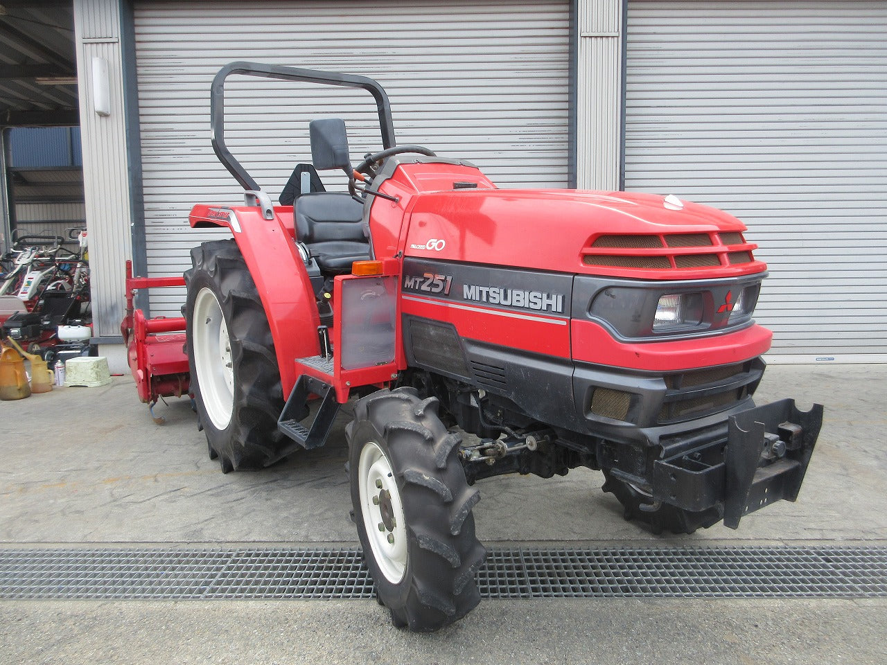 日立トラクター25馬力 中古トラクター FF245 24馬力 パワステ 4WD バイザーの詳細