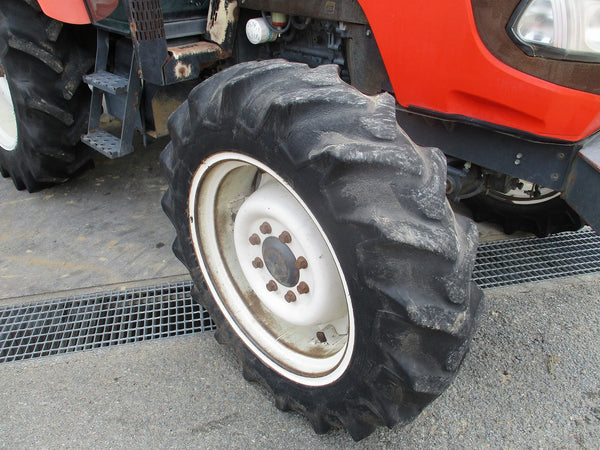 クボタ 95馬力 トラクター SMZ955 QMAXWUL タイヤ