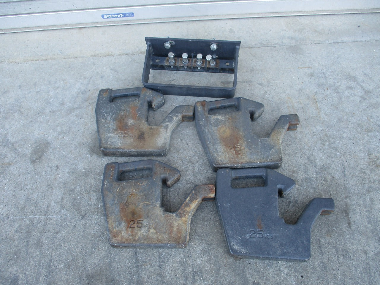 クボタ Kubota ウエイト 28kg×2 バラ売可 引き取り可 クボタ Kubota ウエイト 28kg×2 バラ売可 引き取り可 Kubota