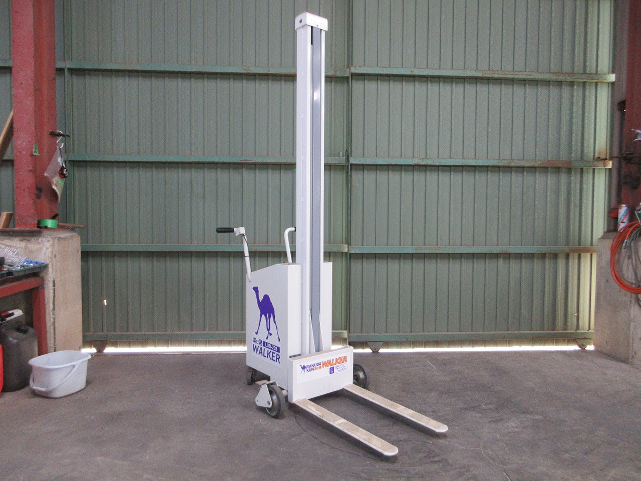 【徳島】農機具　タイガー　楽だ君ウォーカー LUB-208   最大荷量32kg   米袋昇降機　12V タイガー（TIGER） ＜都度納期連絡＞タイガーカワシマ 米袋用昇降機