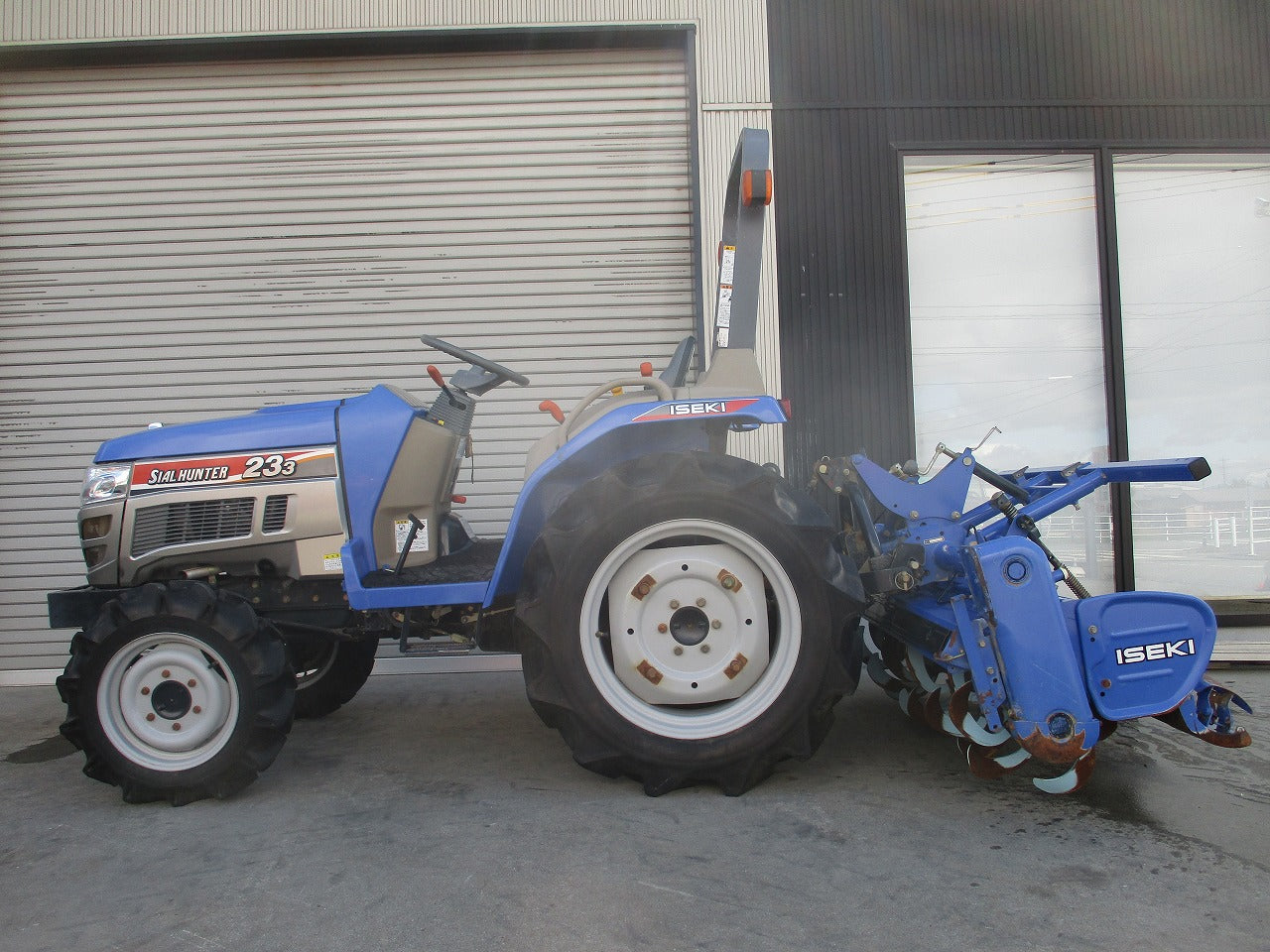 ☆栃木イセキ:ISEKI:TB-23:トラクター:23馬力:鉄仮面:ポルシェ:レトロ