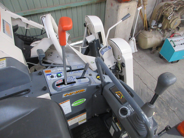 イセキ 2条刈り コンバイン HVB211-KHWC