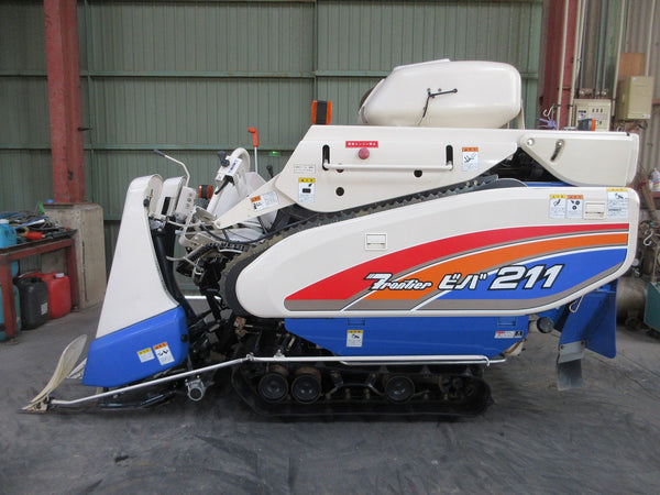 イセキ 2条刈り コンバイン HVB211-KHWC