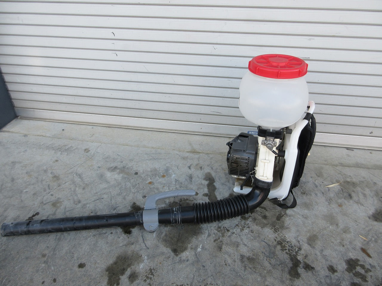 岐阜）丸山 背負式散布機 MDJ61G-15 背負式 動力 散布機 ホース付き 引取