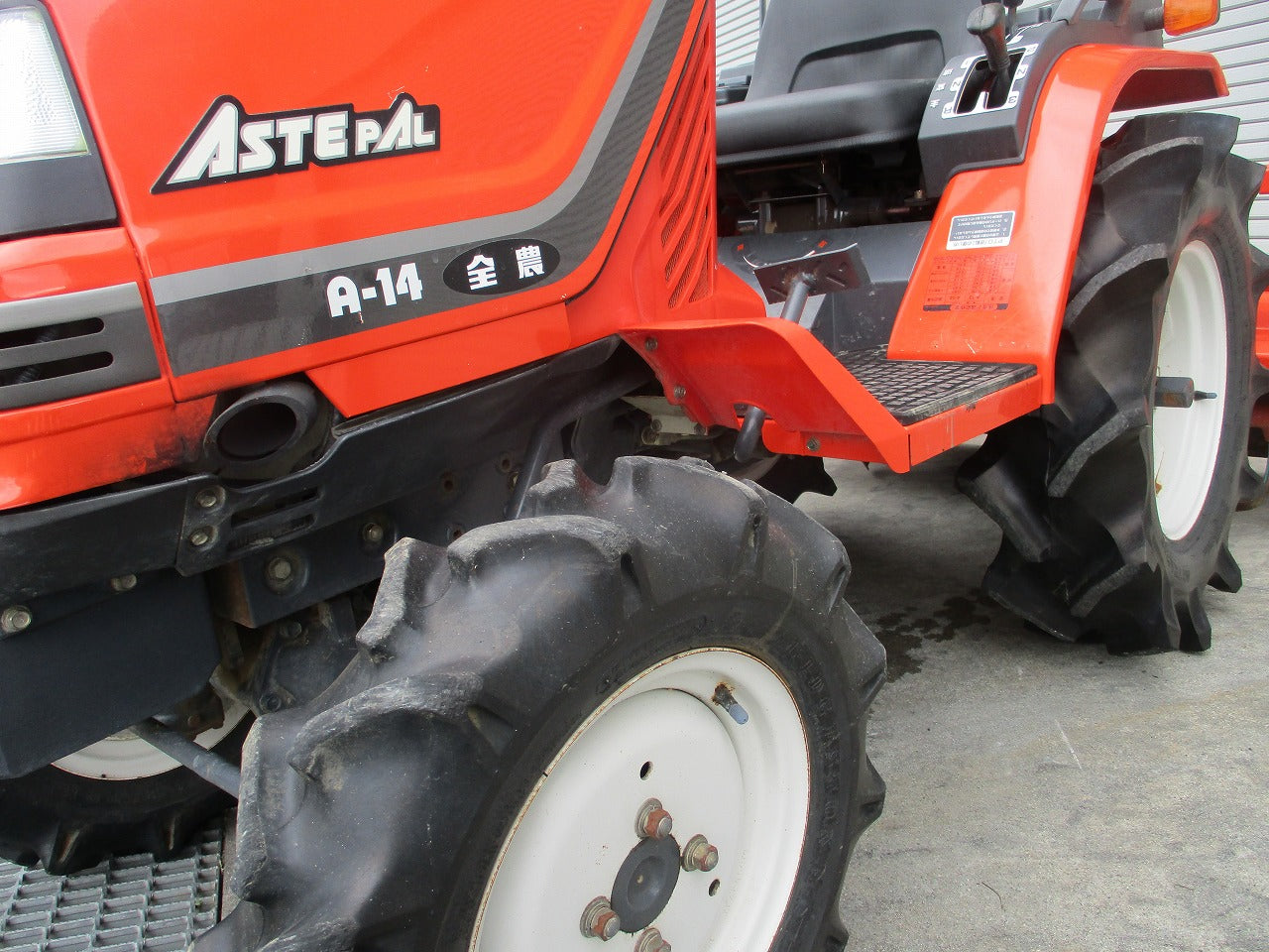 n6ta5-14 トラクター用2本 クボタ トラクター A-14RS12 14.5ps 使用時間638h 4WD 自動水平