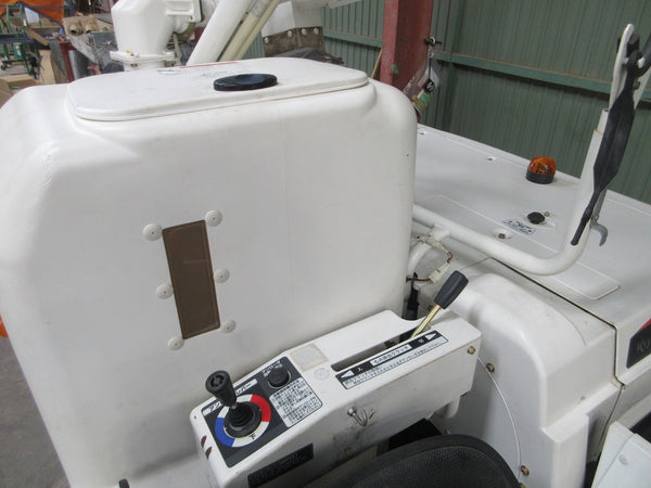 クボタ 3条刈り コンバイン AR317GLW