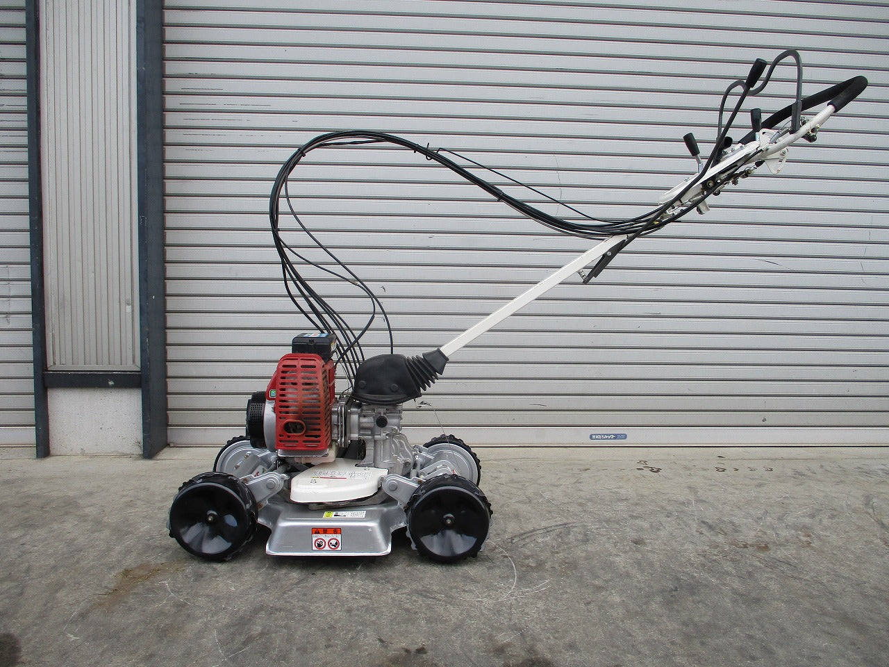 草刈り機　オーレックスパイダーモア　SP８５１A　４WD スパイダーモアー SPIDER MOWER | 草刈機 | 製品一覧 | 株式会社