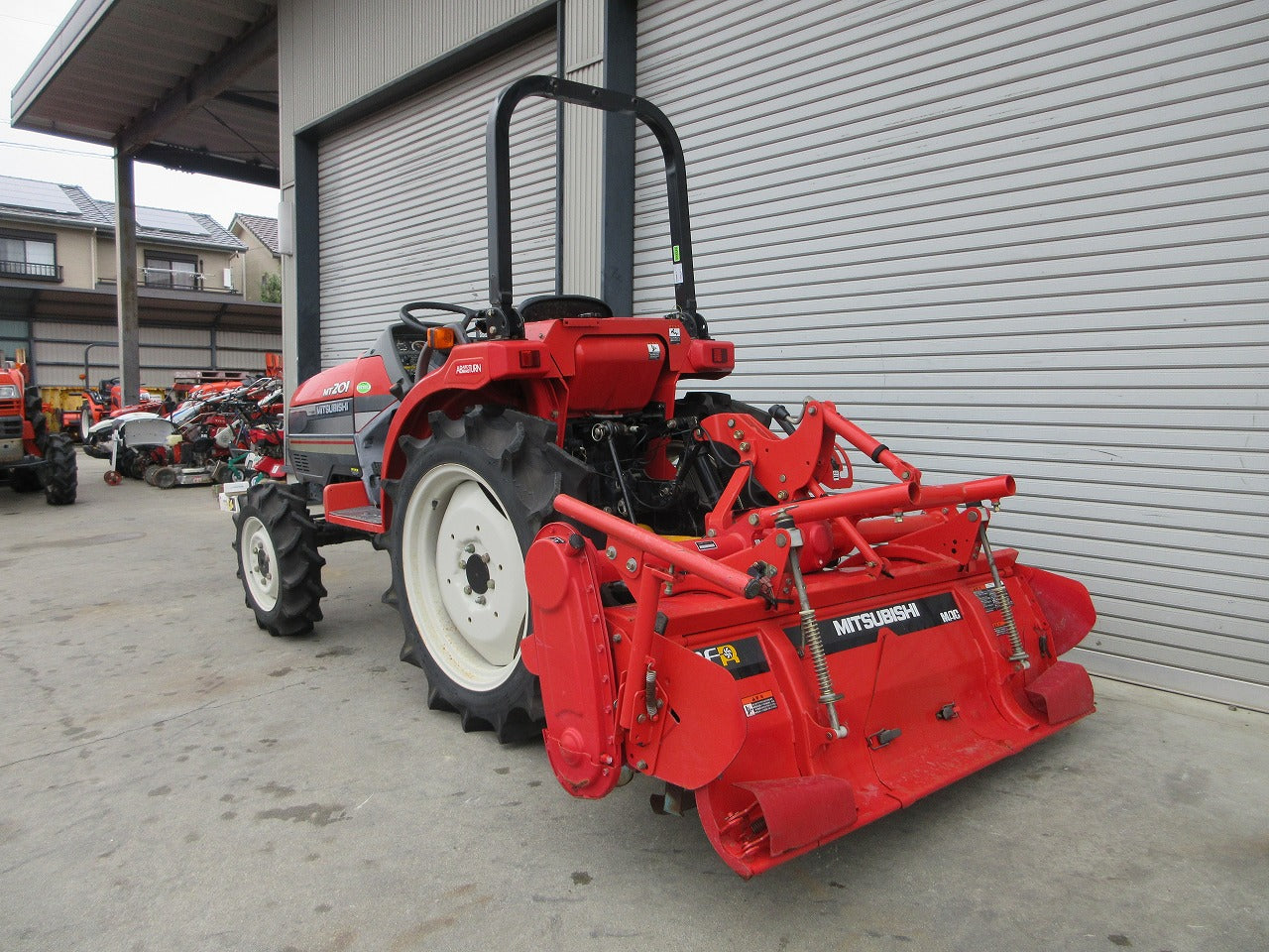 SOLD OUT】三菱 トラクター MT205 20馬力 パワステ自動水平 逆転 倍速 SOLD OUT】三菱 トラクター MT205 20馬力 パワステ自動水平 逆転 倍速