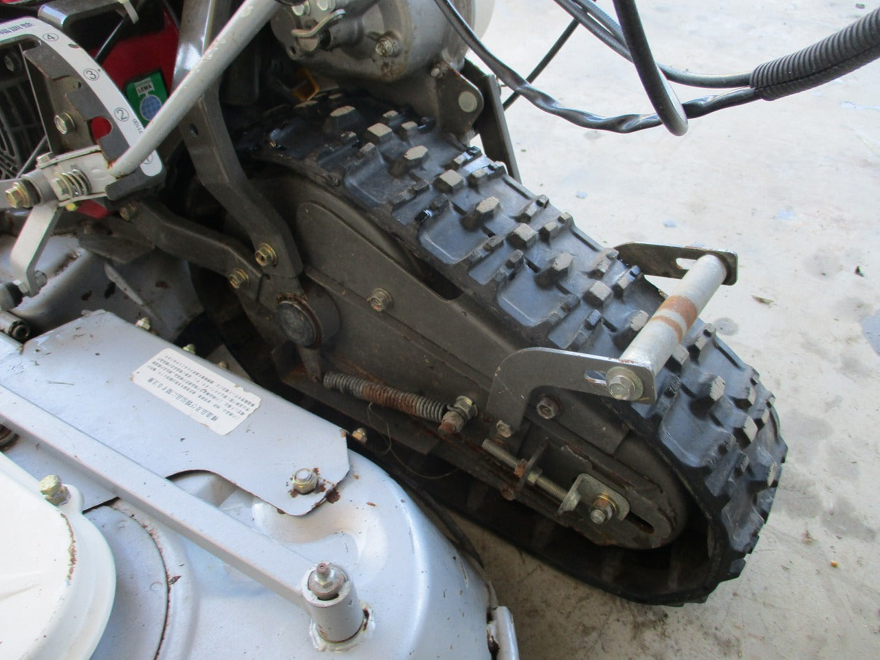 オーレック AZC1307 自走式草刈機